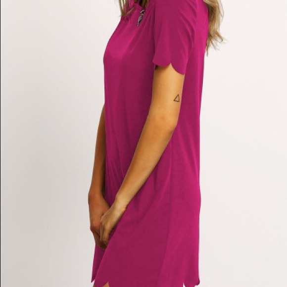 Hot PINK Keyhole scallop dress - Picture 4 of 6